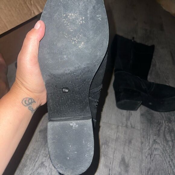 Evolve Black Knee Length Boot - Picture 4 of 4